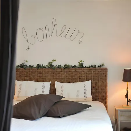 Domaine De La Ménie Bed and breakfast
