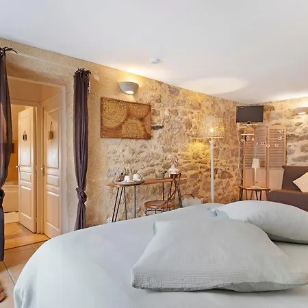 Domaine De La Ménie Bed and breakfast Saint-Malo-du-Bois