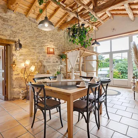 Bed and breakfast Domaine De La Ménie 3*