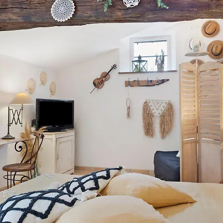 Domaine De La Menie B&B