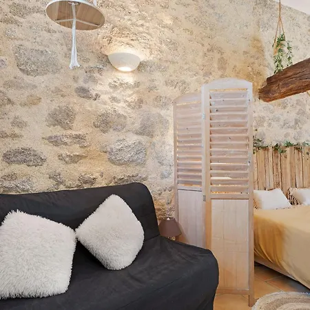 Domaine De La Ménie Bed and breakfast 3*